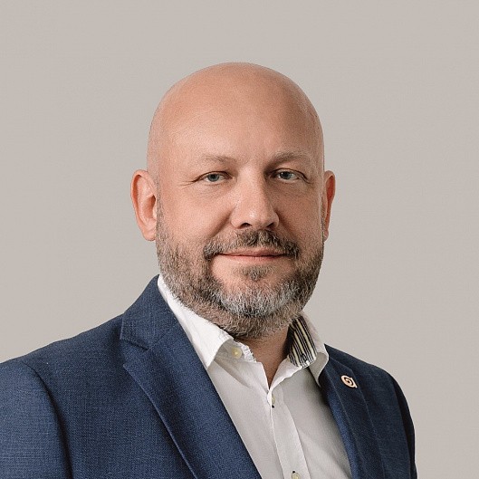 Олег Михайлов